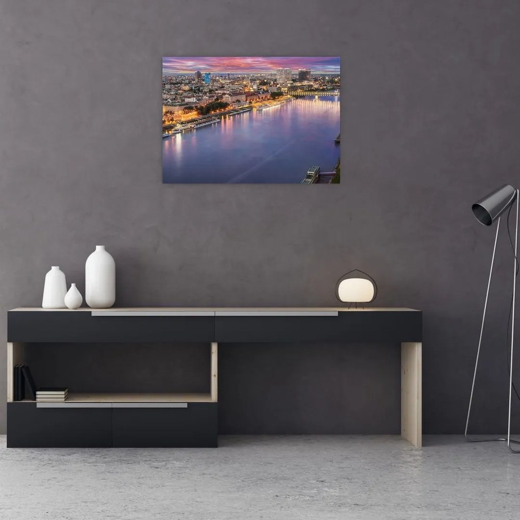 Obraz na szkle - nocne miasto Bratysława z rzeką (70x50 cm)