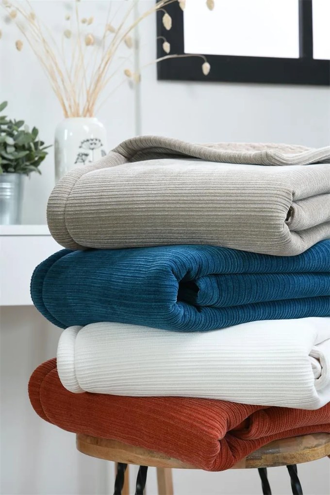 Pluszowy koc z barankiem, CLAYTON, 130 × 160 cm