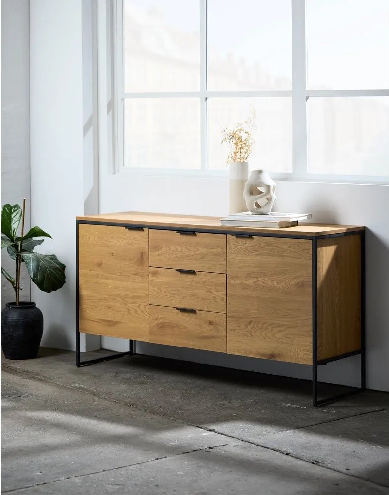 Komoda w dekorze dębu w naturalnym kolorze 155x81x45 cm Cesura – Unique Furniture