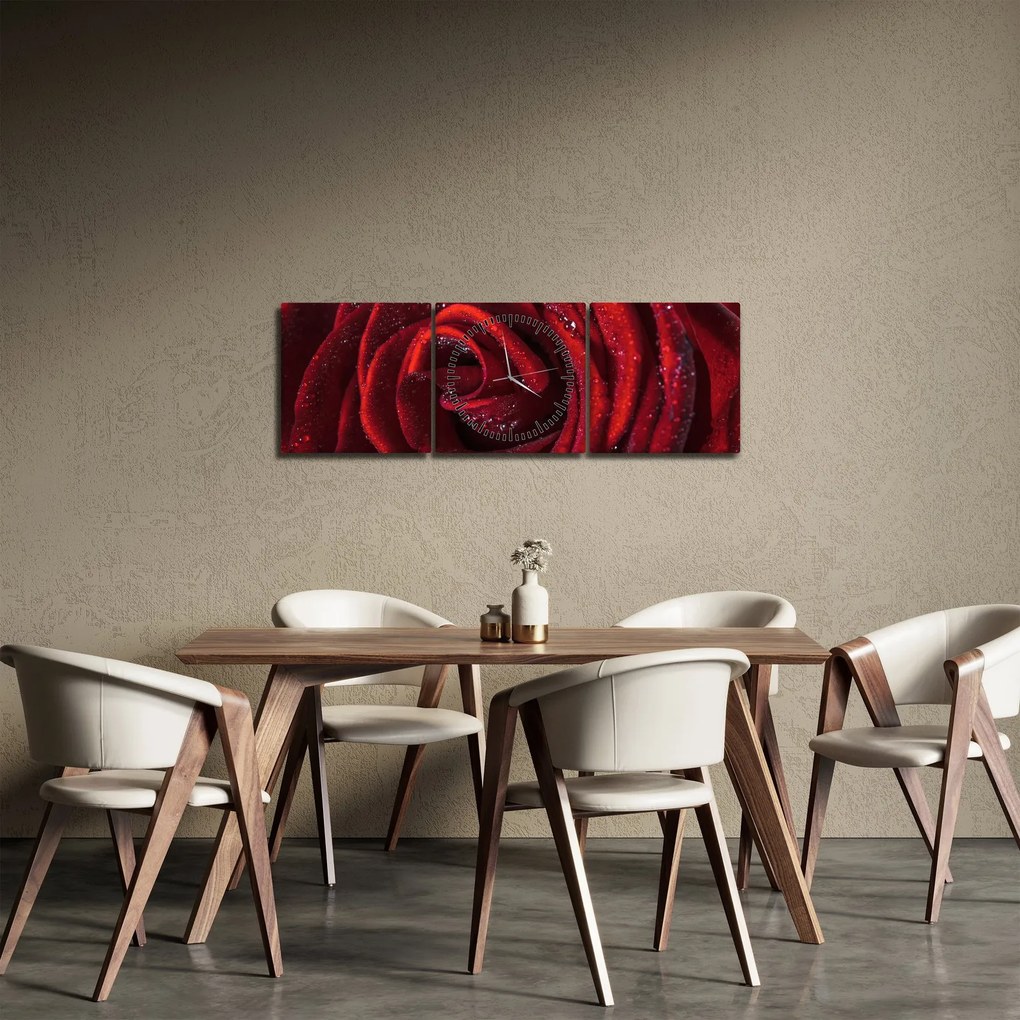 Obraz - Czerwona róża z kroplami rosy (z zegarem) (90x30 cm)