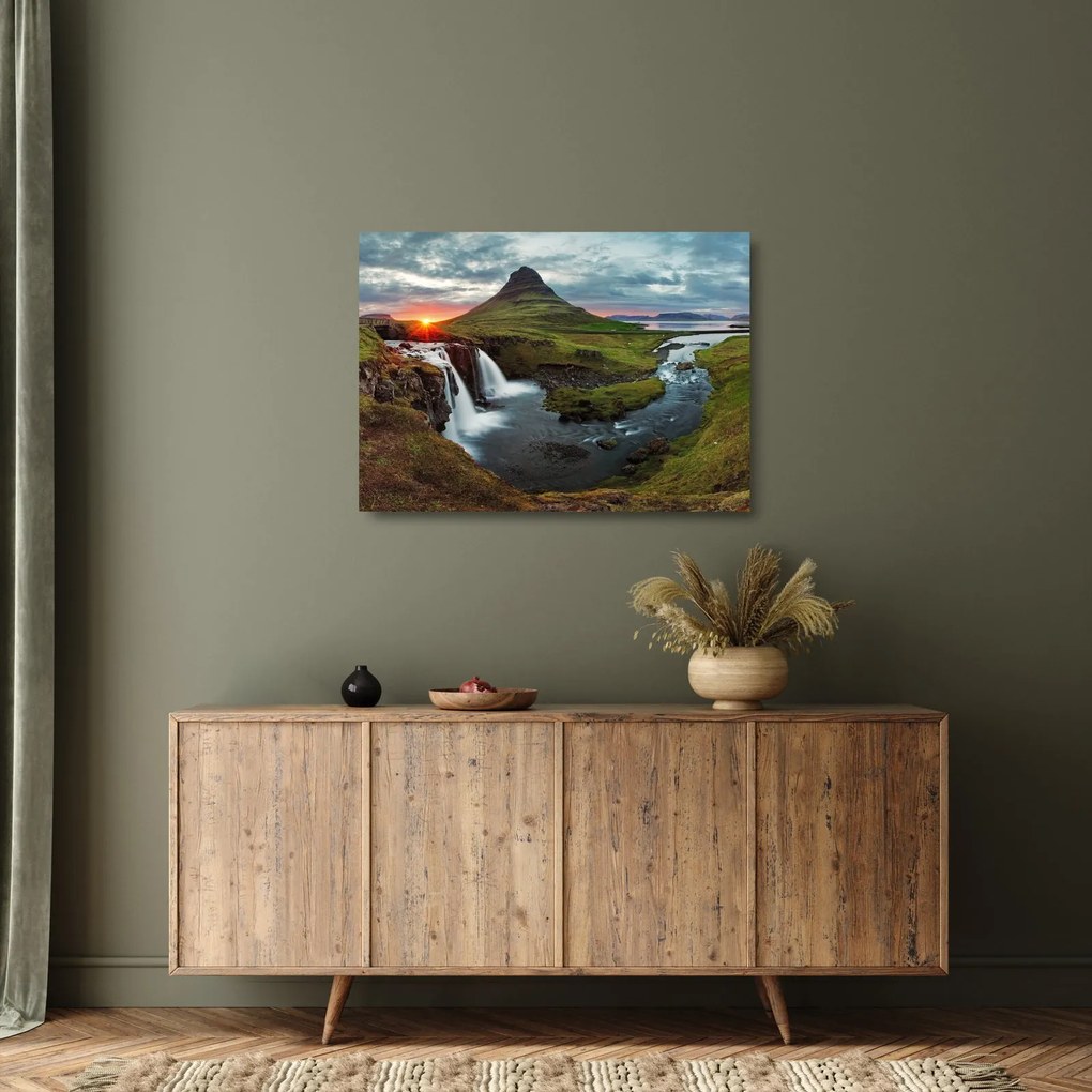 Obraz na szkle - Kirkjufell o zachodzie słońca (70x50 cm)