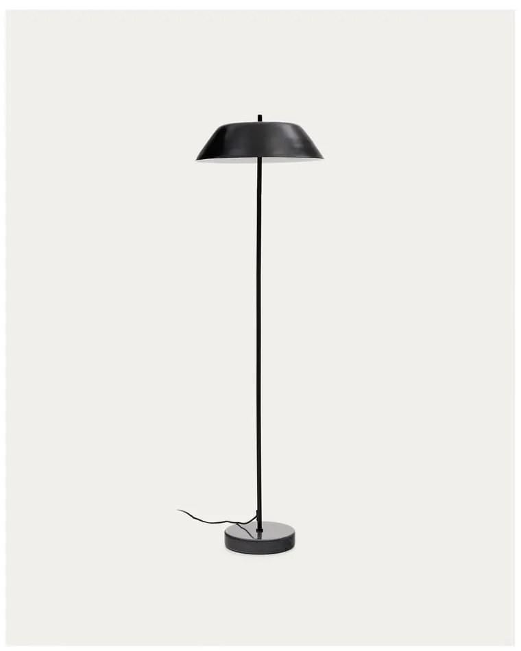 Czarna lampa stojąca z metalowym kloszem (wysokość 153 cm) Sayra – Kave Home