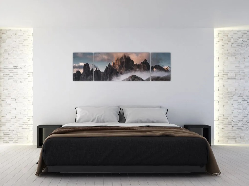 Obraz - Włoskie Dolomity ukryte we mgle (170x50 cm)