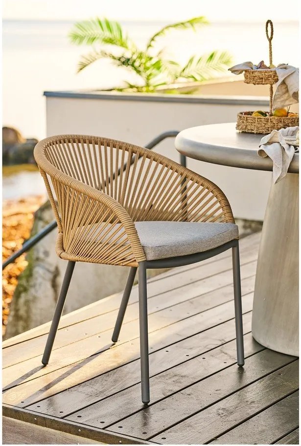 Beżowe metalowe tapicerowane krzesło ogrodowe Novella – House Nordic