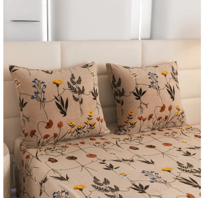 PrzytulneMieszkanie.pl PrzytulneMieszkanie.pl Pościel z mikropluszu HERBÁŘ beżowe Rozmiar pościeli: 2 szt 70 x 90 cm | 200 x 220 cm