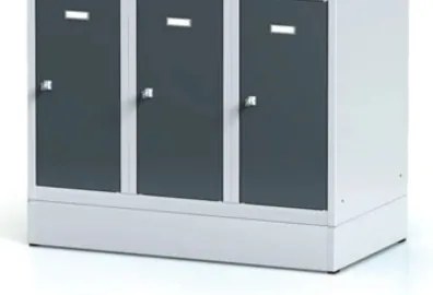 Szafka skrytkowa S6 na cokole, 9 schowków, 1920 x 900 x 500 mm, zamek obrotowy, drzwi ciemnoszare