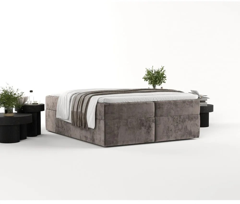 Brązowe łóżko boxspring ze schowkiem 140x200 cm Yoko – Maison de Rêve