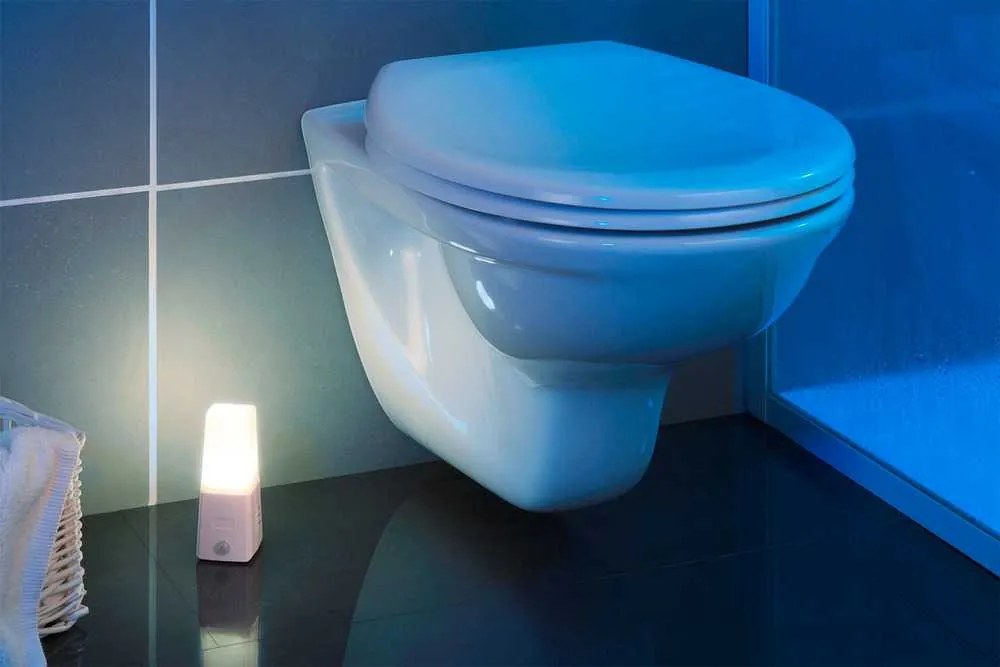 Lampka nocna LED z sensorem ruchu