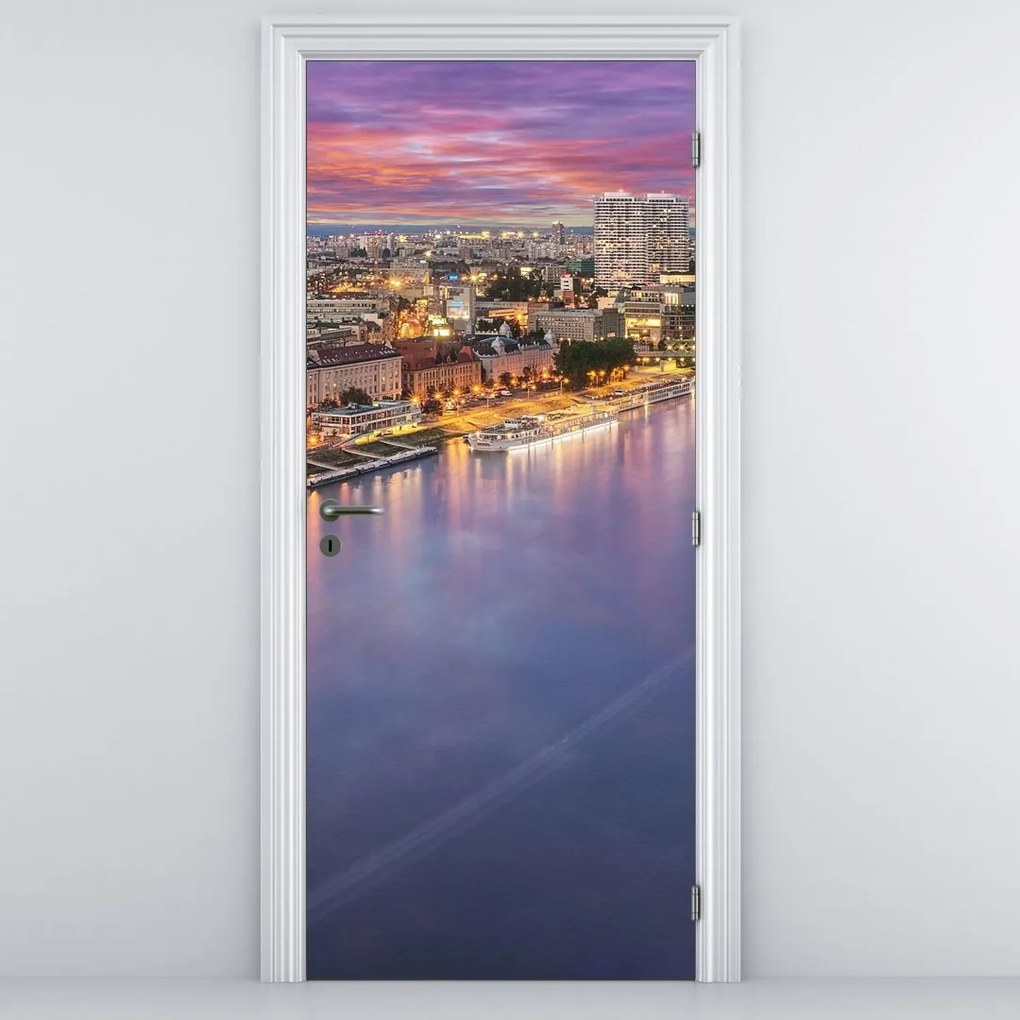 Fototapeta na drzwi - Nocne miasto Bratysława z rzeką (95x205cm)