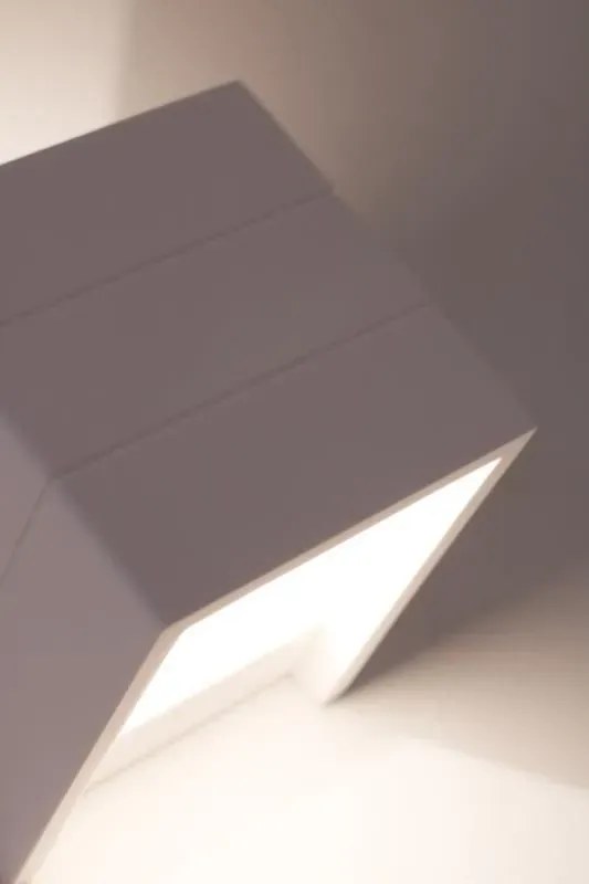 Minimalistyczny kinkiet E075 F7-G84