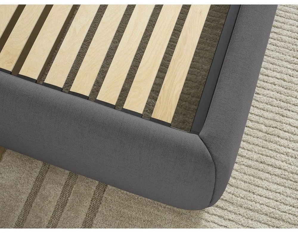 Ciemnoszare tapicerowane łóżko dwuosobowe ze schowkiem/bez zagłówka ze stelażem 180x200 cm Inera – Bobochic Paris