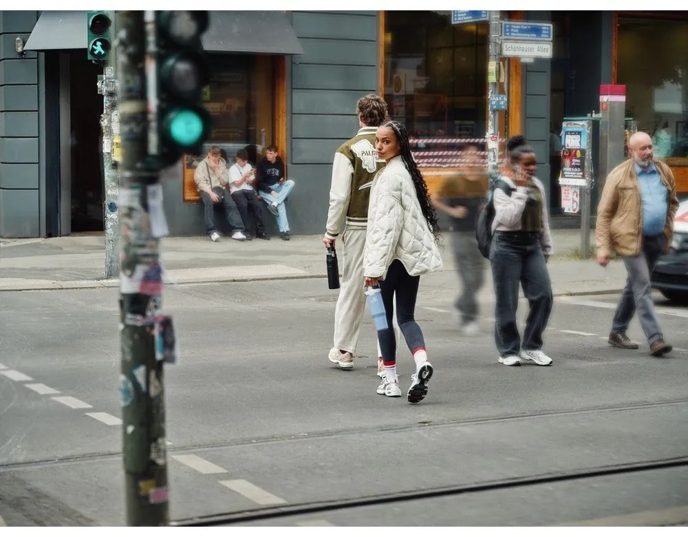 Czarna butelka termiczna ze stali nierdzewnej 700 ml IceFlow™ Bottle Fast Flow Black – Stanley