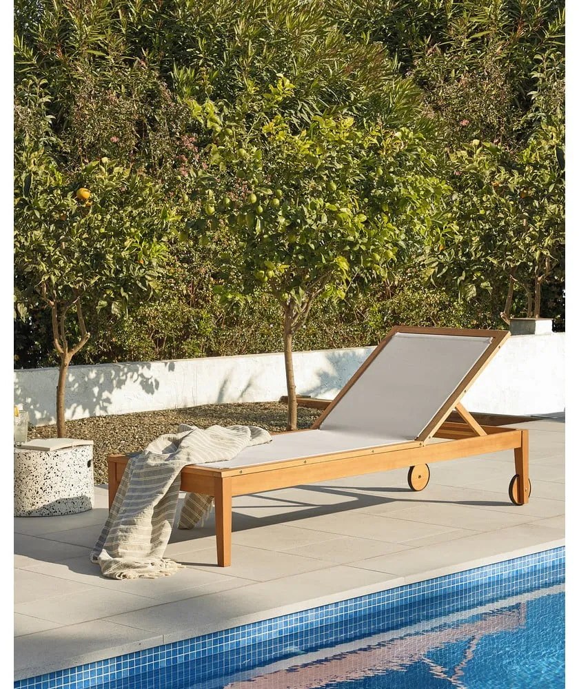 Beżowy drewniany regulowany leżak ogrodowy Caterin – Kave Home