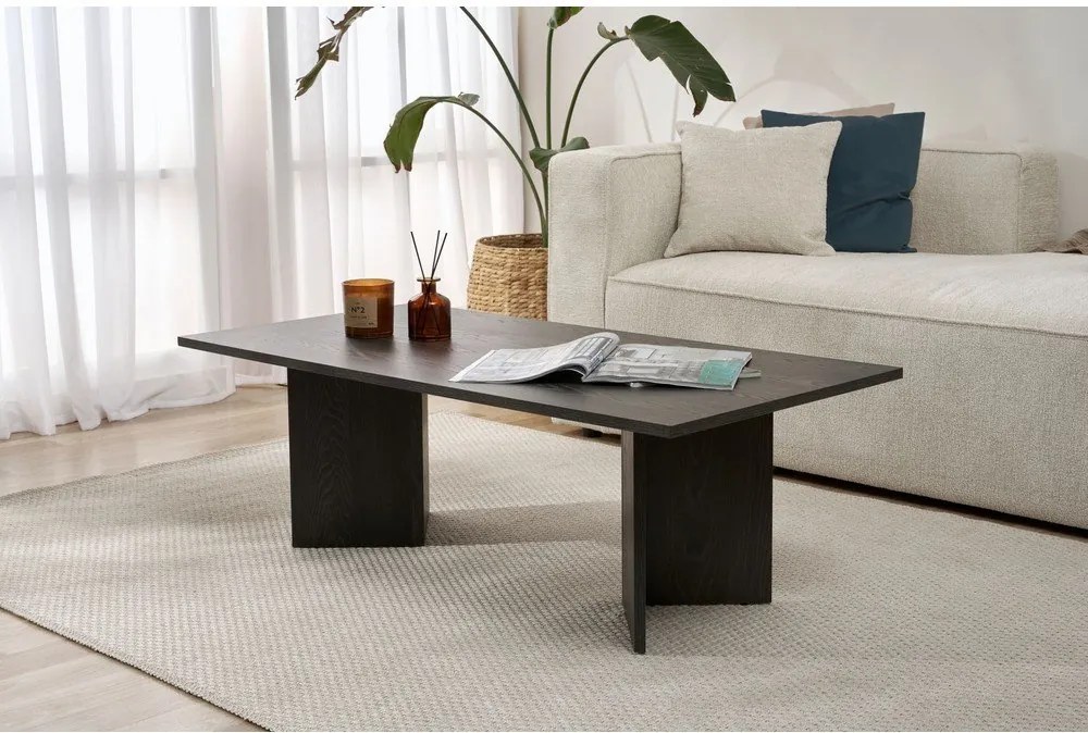 Czarny stolik z matowym wykończeniem 60x119 cm Sabin – Kalune Design