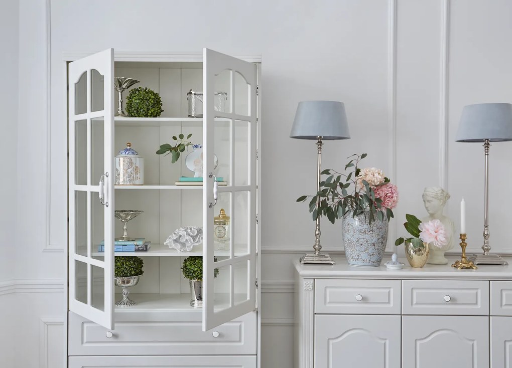 Regał na książki biały, przeszklony, 2 drzwi, 3 szuflady, Alexandra. Witryna 2 drzwiowa do salonu. Meble w stylu angielskim Victoria.
