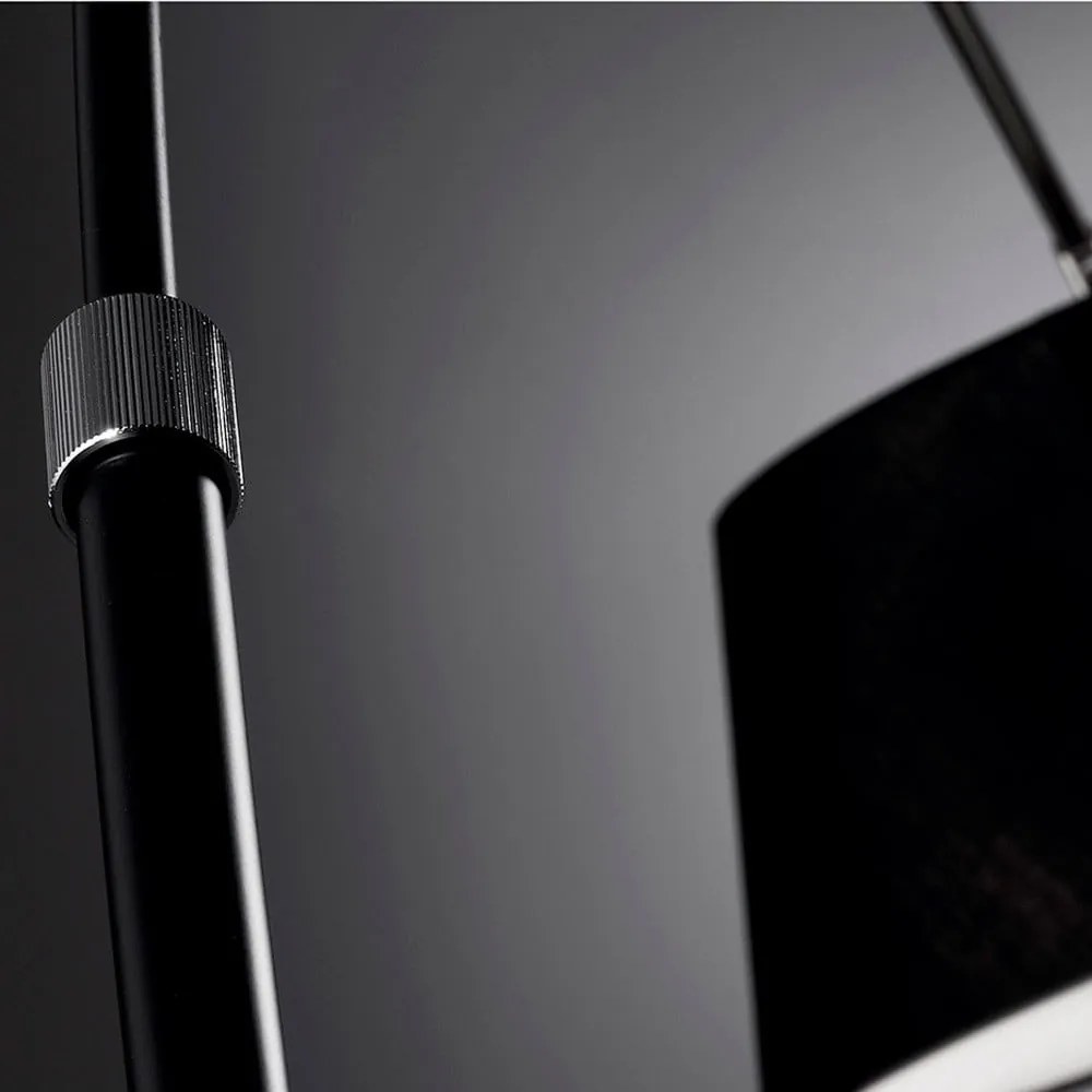 Czarna lampa stojąca z tekstylnym kloszem (wysokość 189 cm) May – Kave Home