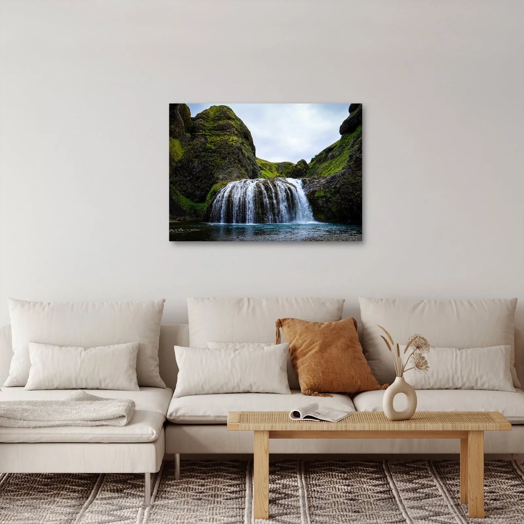 Obraz klifu z wodospadem (70x50 cm)