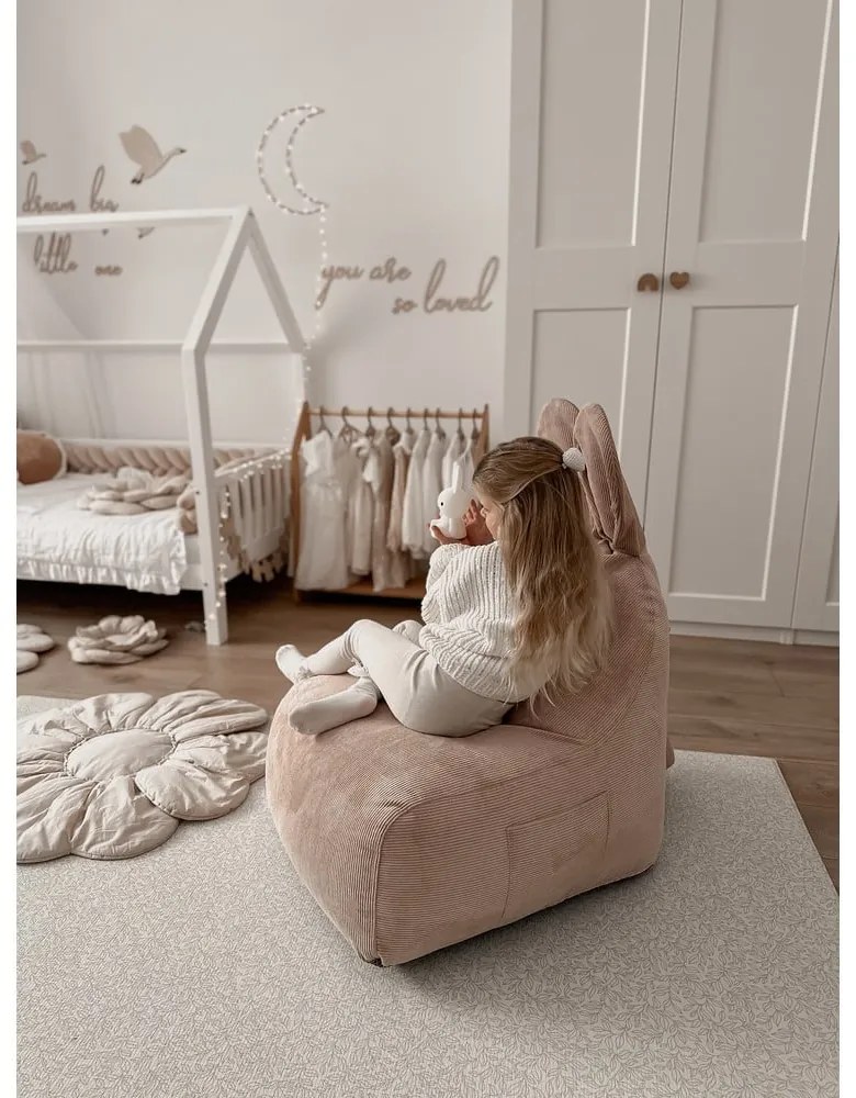 Jasnoróżowy dziecięcy worek do siedzenia Funny Bunny – The Brooklyn Kids
