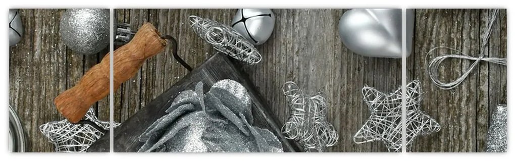 Obraz - srebrne ozdoby świąteczne (170x50 cm)