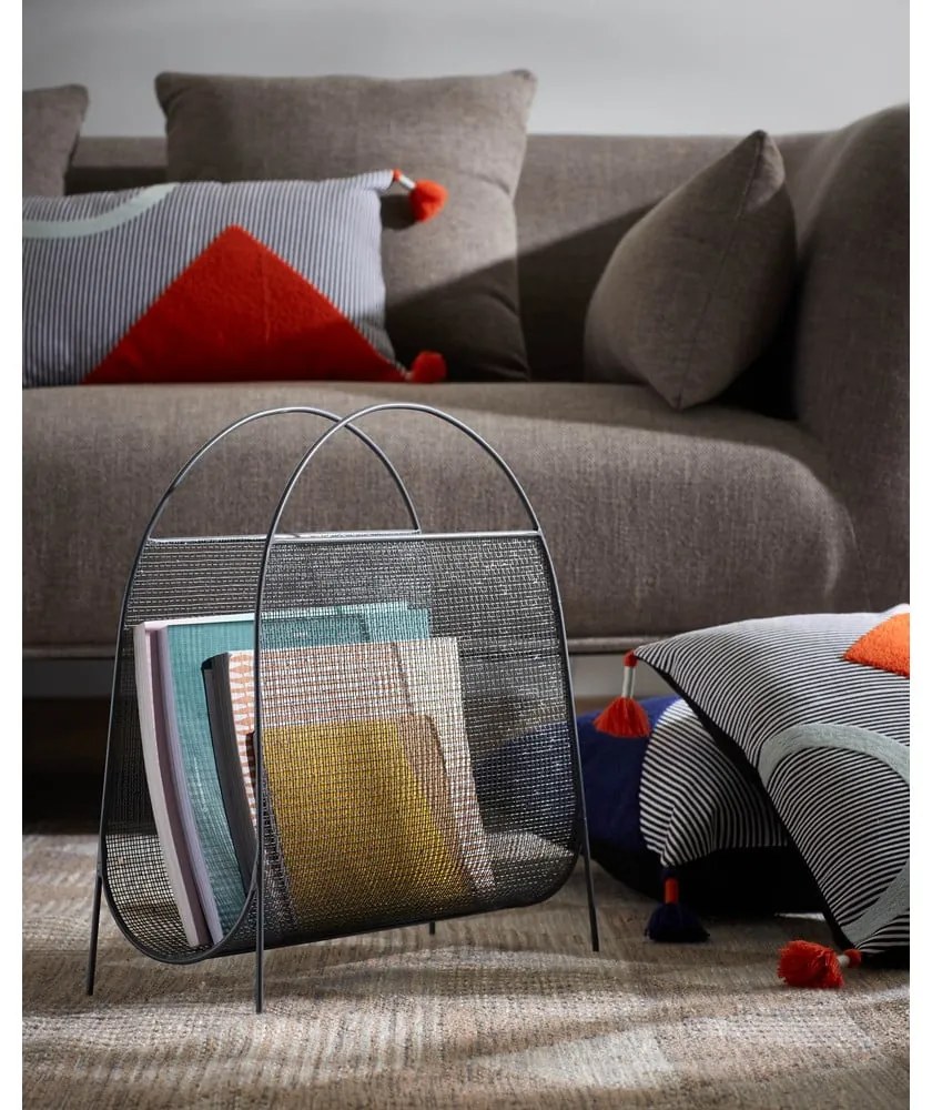 Metalowy gazetnik Aviva – Kave Home