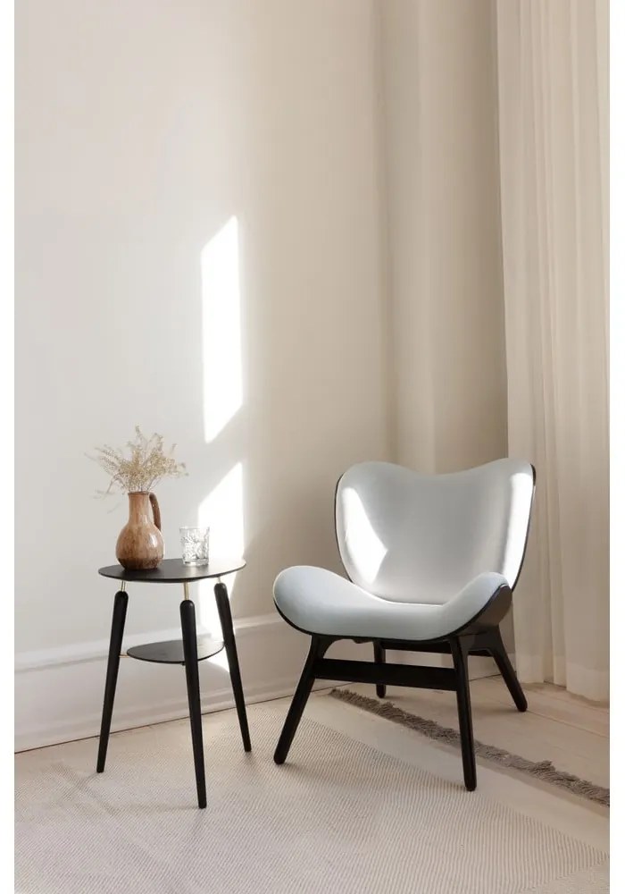 Beżowy fotel A Conversation Piece – UMAGE
