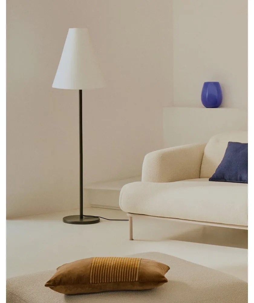 Ciemnozielona lampa stojąca z tekstylnym kloszem (wysokość 153 cm) Navat – Kave Home