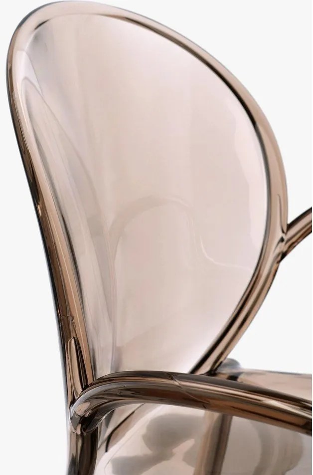 Jasnobrązowe plastikowe krzesło ogrodowe Camilla – Bizzotto