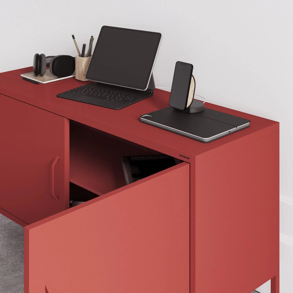 Szafka RTV metalowa na nóżkach czerwona Modern ROSA 1150 x 595 x 400 mm