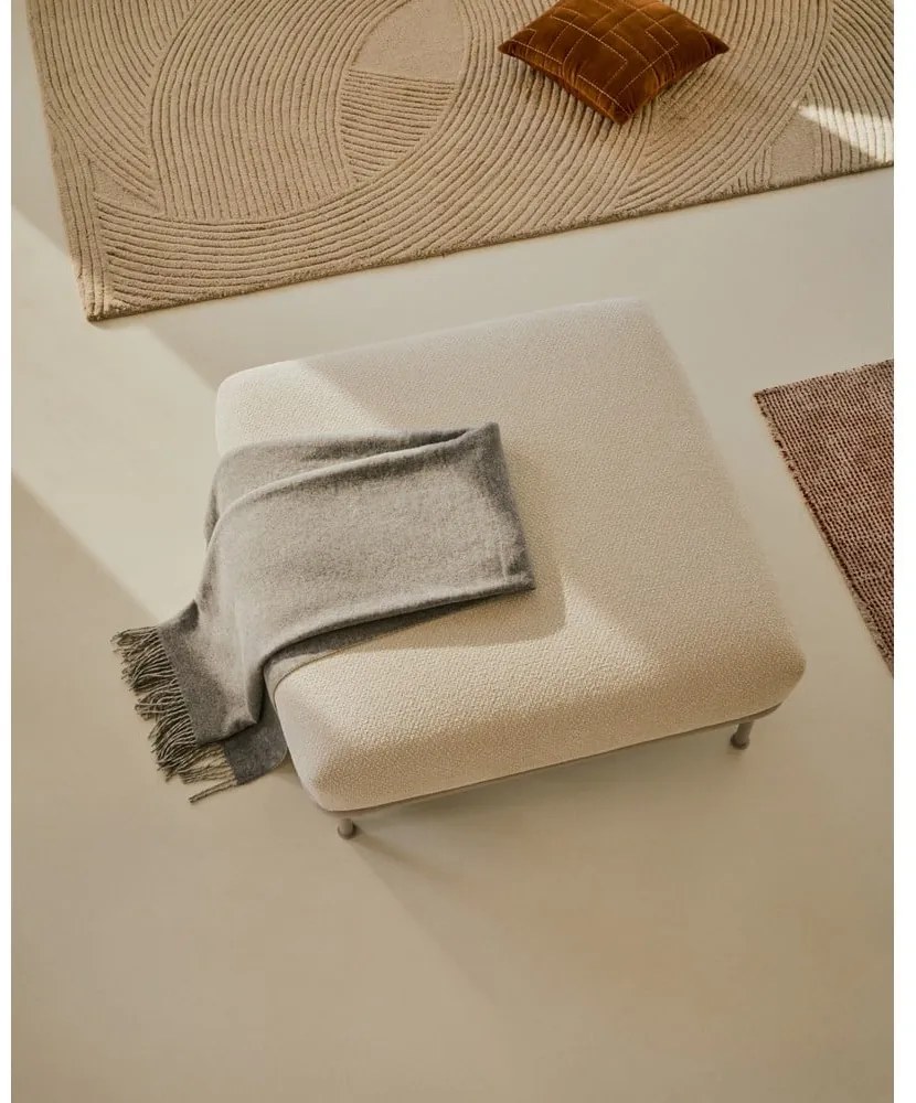 Beżowy podnóżek z materiału bouclé Aurum – Kave Home