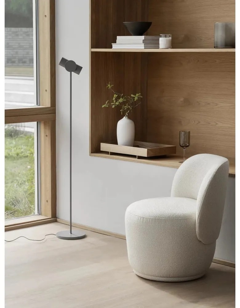 Szara lampa stojąca LED ze ściemniaczem (wysokość 130 cm) Stage – Blomus