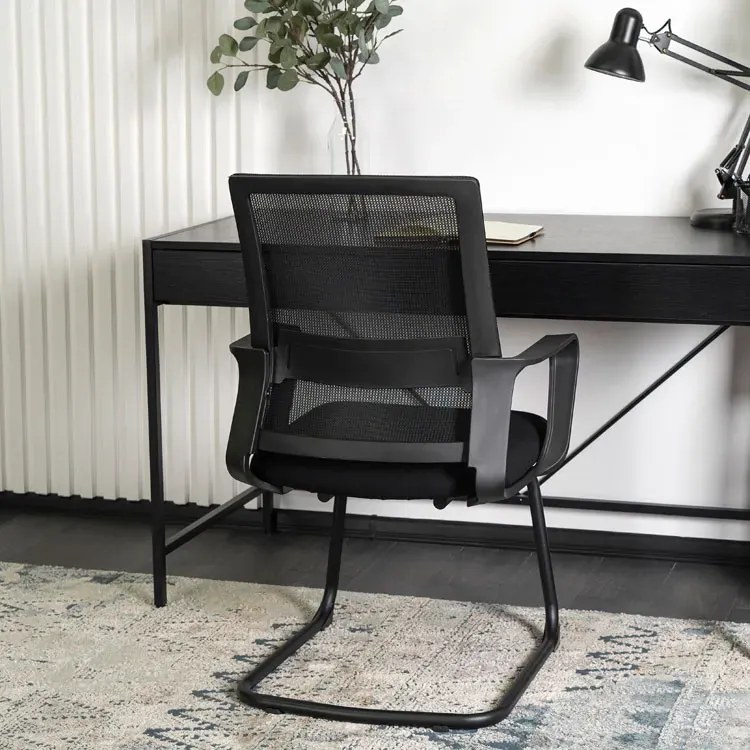 Czarne krzesło konferencyjne z podłokietnikami - Derto