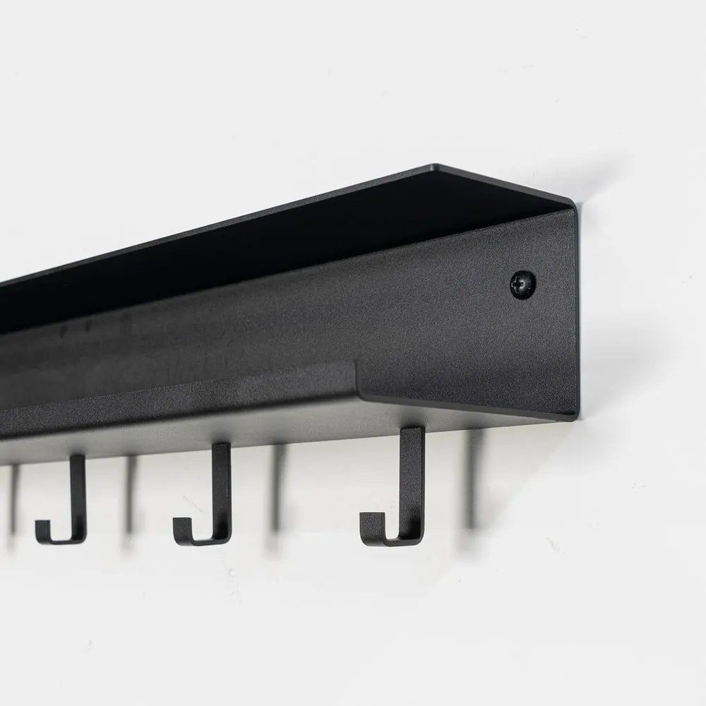 Czarny metalowy wieszak ścienny z półką 50 cm Easy – Spinder Design