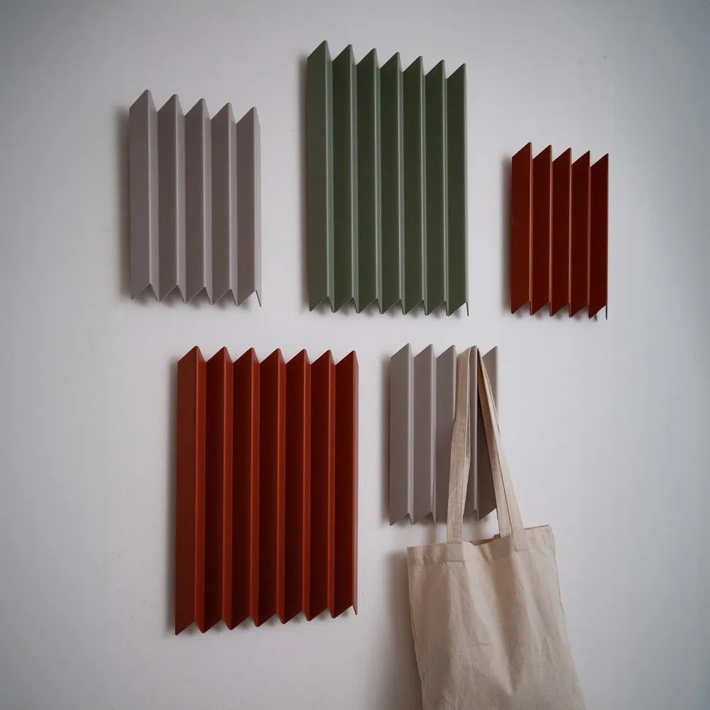 Metalowy wieszak ścienny w kolorze terakoty 21 cm Sensu – Spinder Design