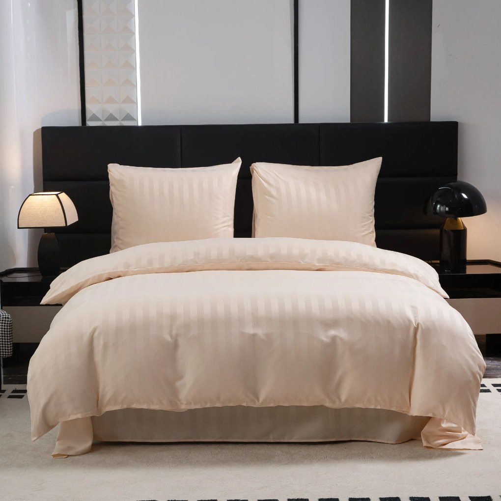 PrzytulneMieszkanie.pl PrzytulneMieszkanie.pl Hotelowa pościel z mikrowłókna JASMINE szampański - pasek 2 cm Rozmiar pościeli: 70 x 90 cm | 140 x 200 cm