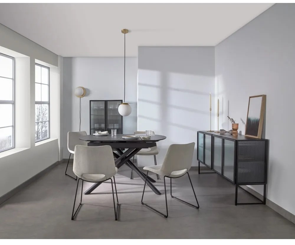 Czarna komoda Kave Home Trixie