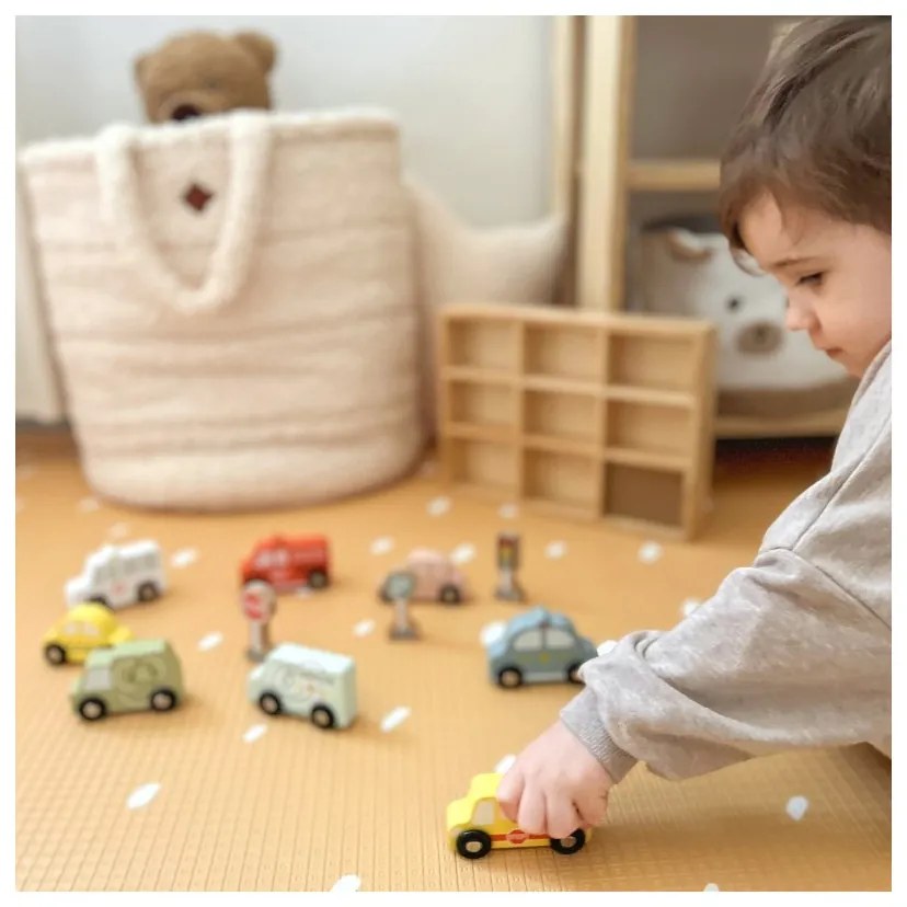Tooky toy zestaw drewnianych pojazdów i znaków drogowych w pudełku