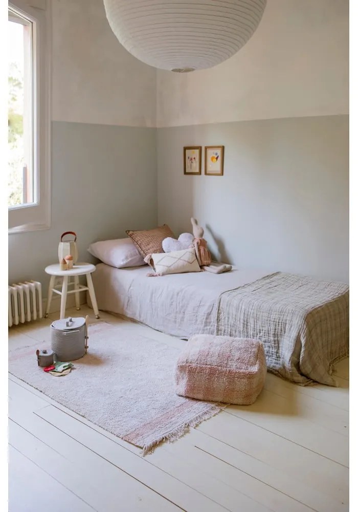 Jasnoróżowy puf dziecięcy Vichy Rose – Lorena Canals