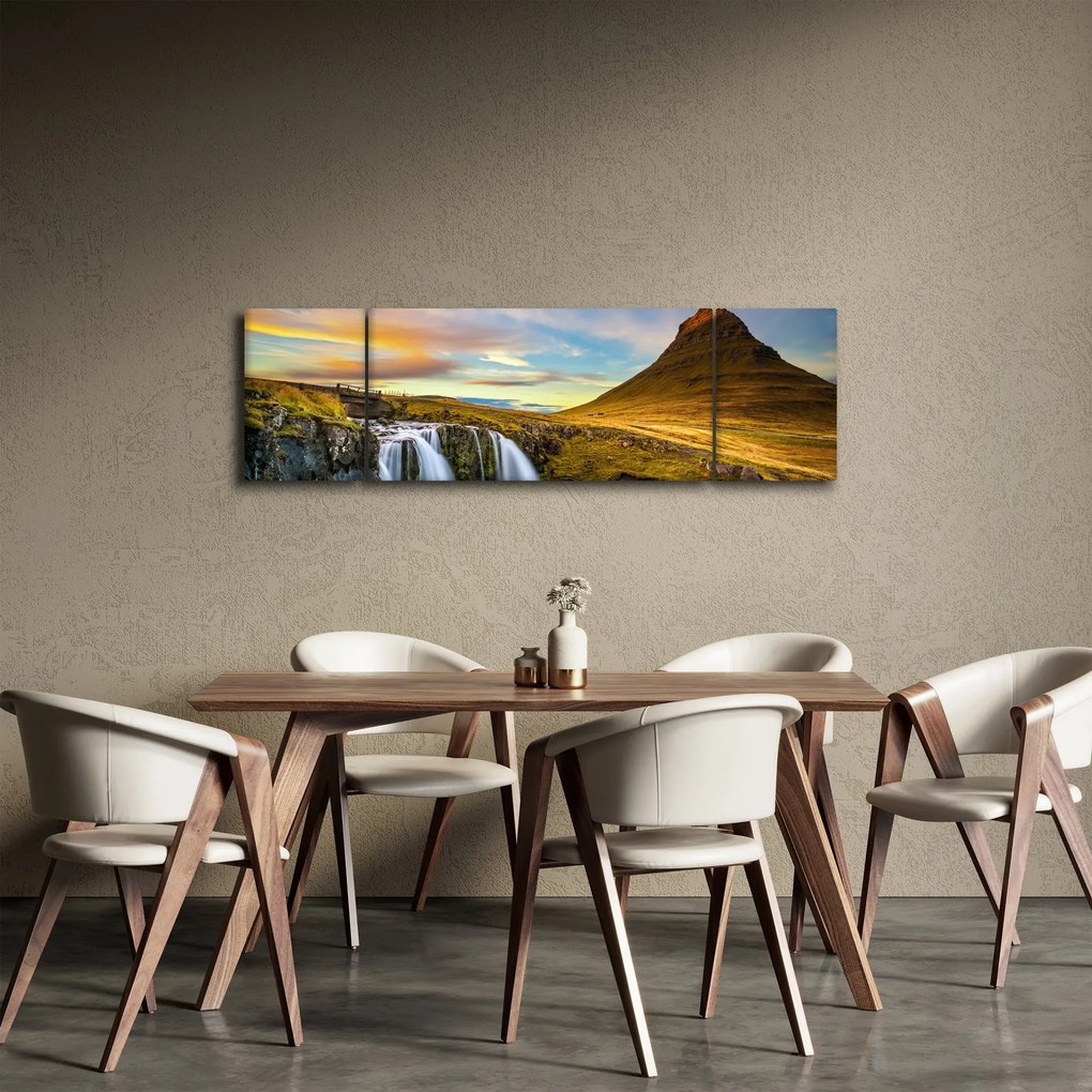 Zdjęcie góry i wodospadów na Islandii (170x50 cm)