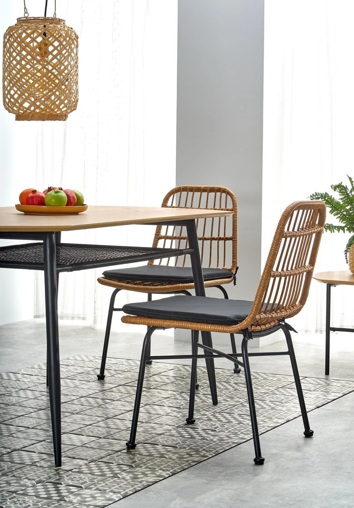 Krzesło z rattanu na metalowych nogach K401