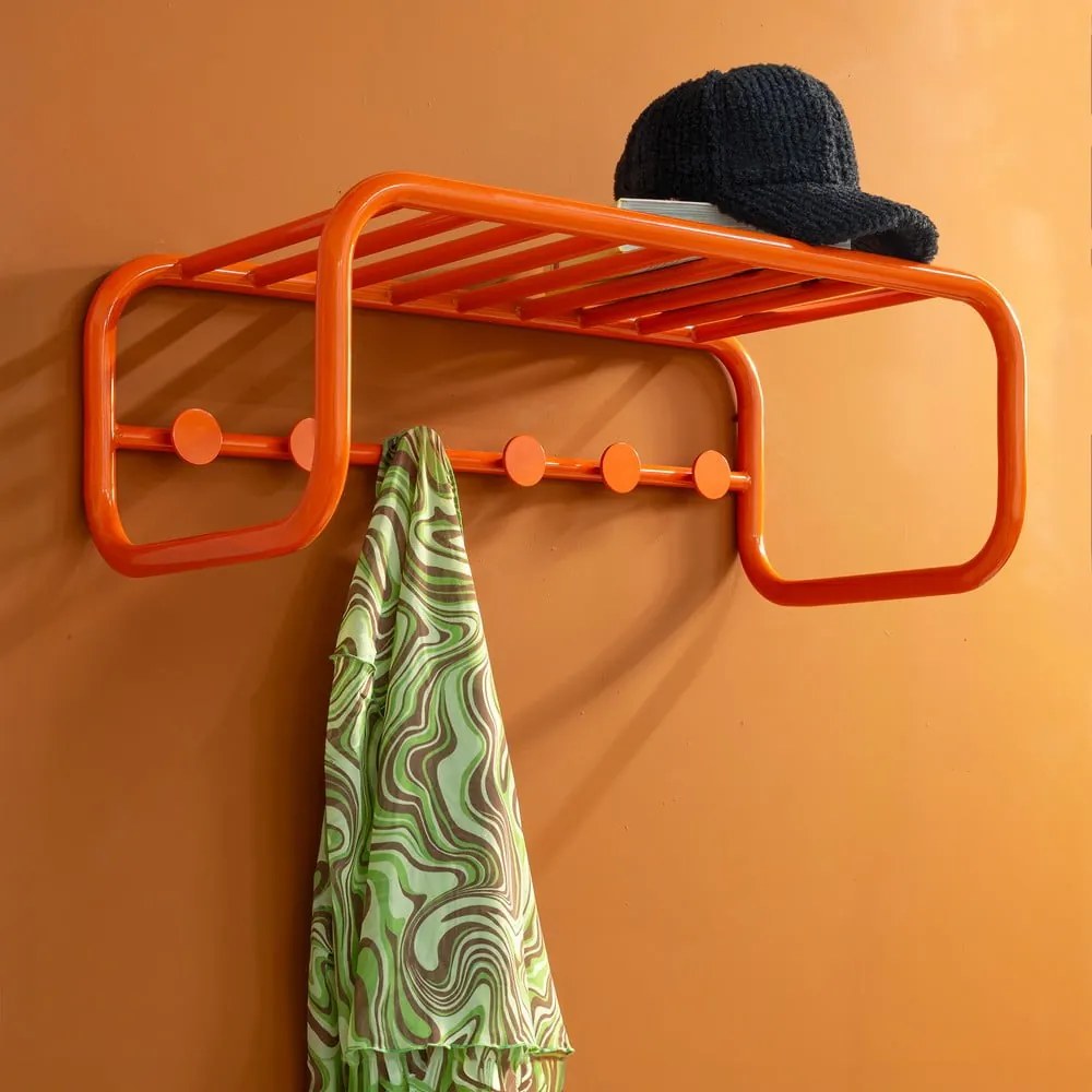 Pomarańczowy metalowy wieszak ścienny z półką 72 cm Retro – Spinder Design