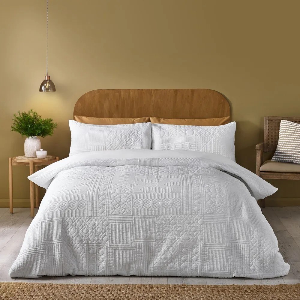 Biała pościel dwuosobowa 230x220 cm Folkstone Geo – Catherine Lansfield