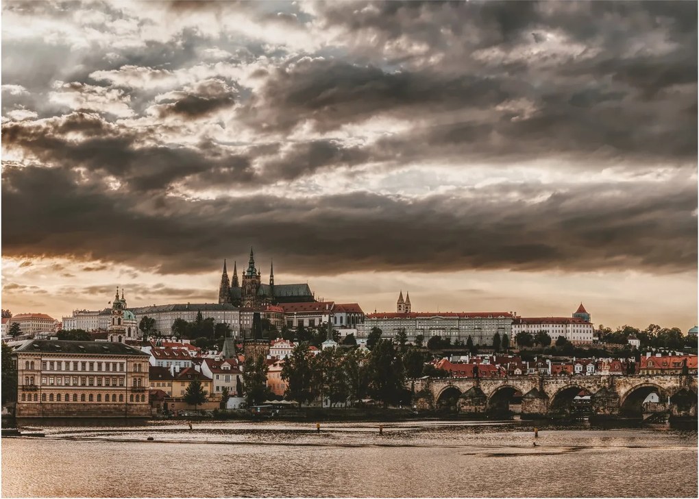 Obraz na szkle - pochmurna Praga (70x50 cm)