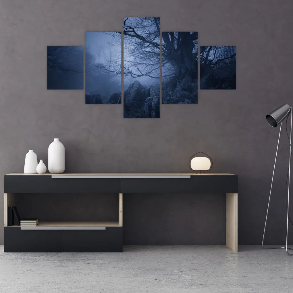 Obraz ciemnego lasu (125x70 cm)