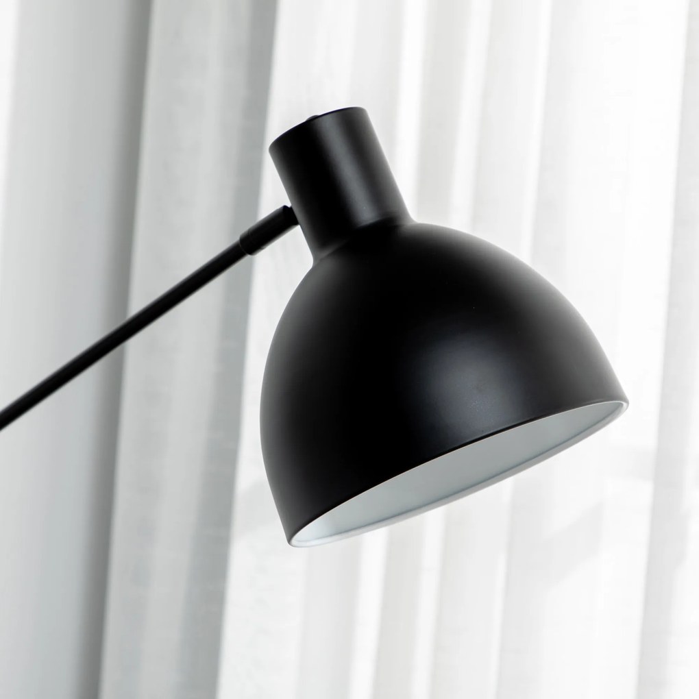 HOMCOM Lampa Podłogowa Styl Przemysłowy Regulowana Wysokość Przełącznik Podłogowy Czarna 30x30x131cm | Aosom PL