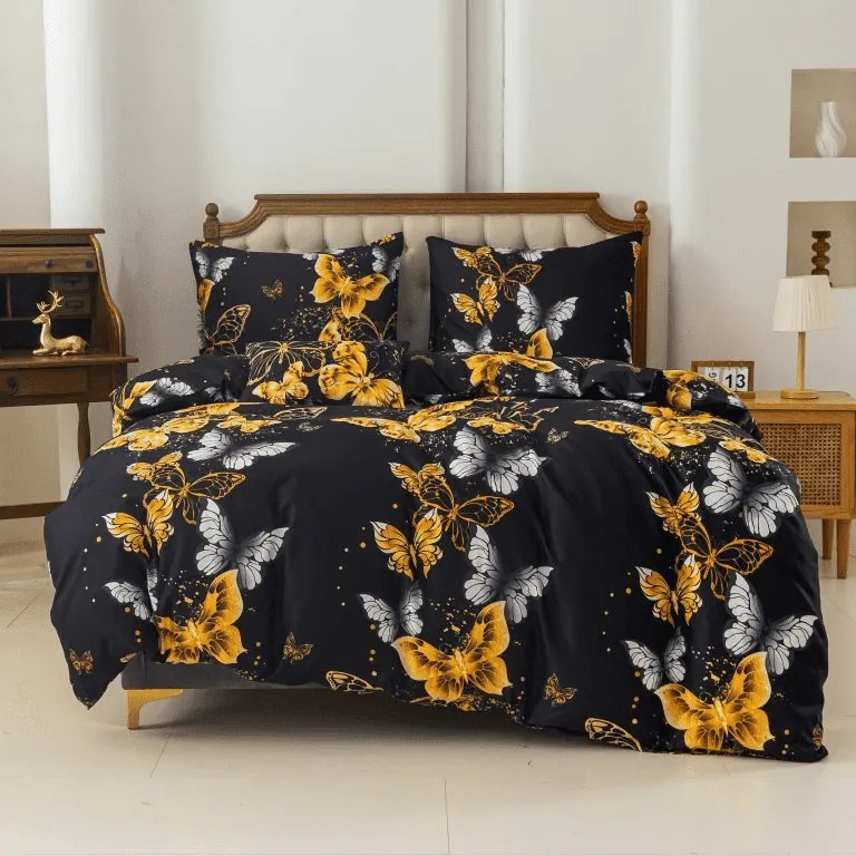 PrzytulneMieszkanie.pl PrzytulneMieszkanie.pl Pościel z mikrofibry GOLD BUTTERFLY czarna Rozmiar pościeli: 2 szt 70 x 90 cm | 200 x 220 cm