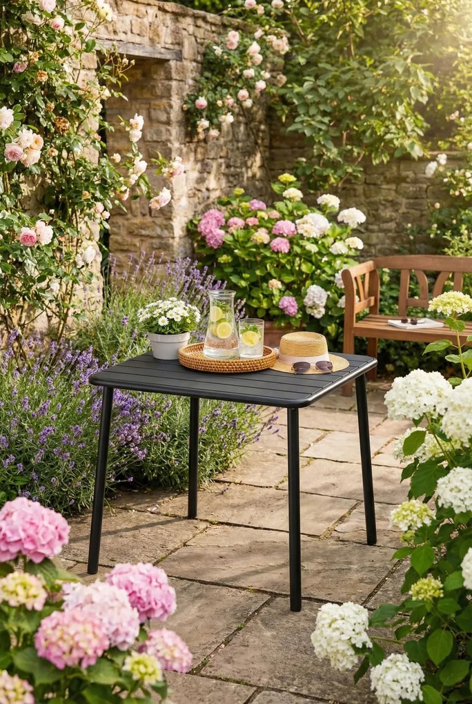 Czarny kwadratowy stół ogrodowy z metalu C8-L84