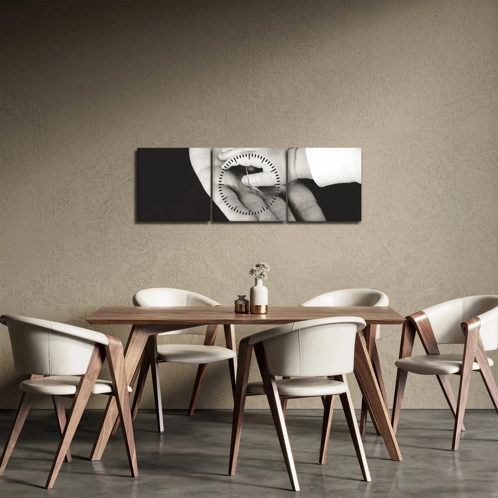Obraz dłoni (z zegarem) (90x30 cm)