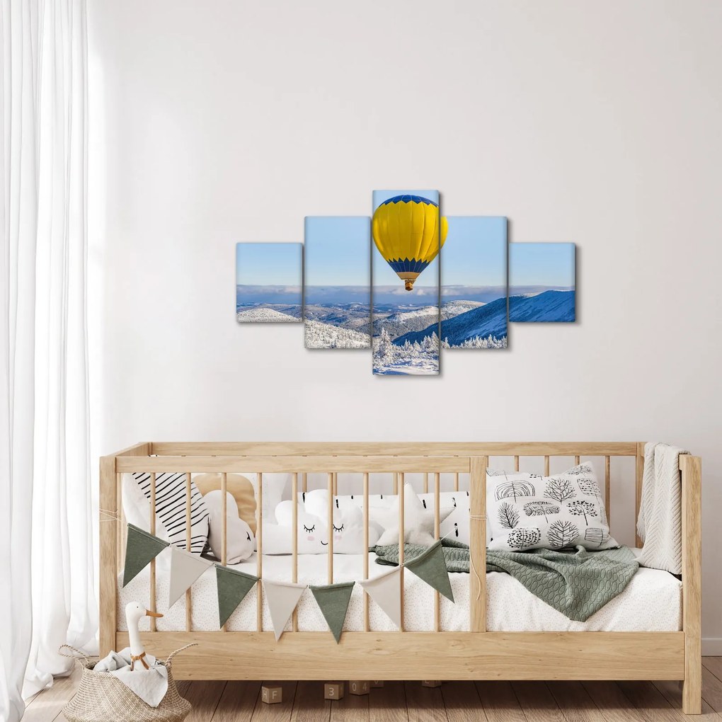 Obraz - Lot nad zimowym krajobrazem (125x70 cm)