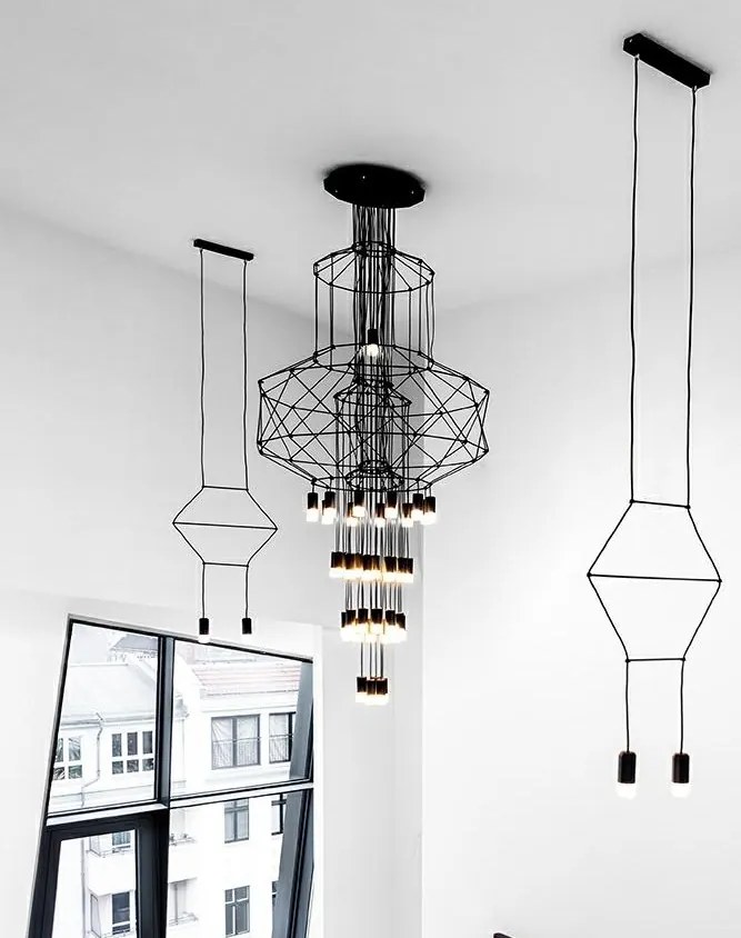 Metalowa lampa wisząca Flusso 43 z kloszami ze szkła satynowego