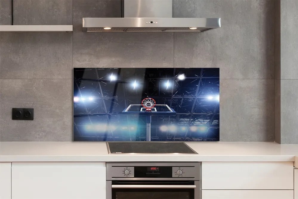 Szklany Panel Kosz w Blasku Reflektorów